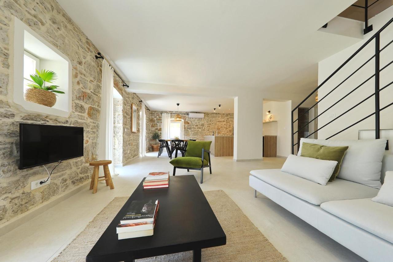 Villa Mira With A Heated Pool And A Sea View Božava Dış mekan fotoğraf
