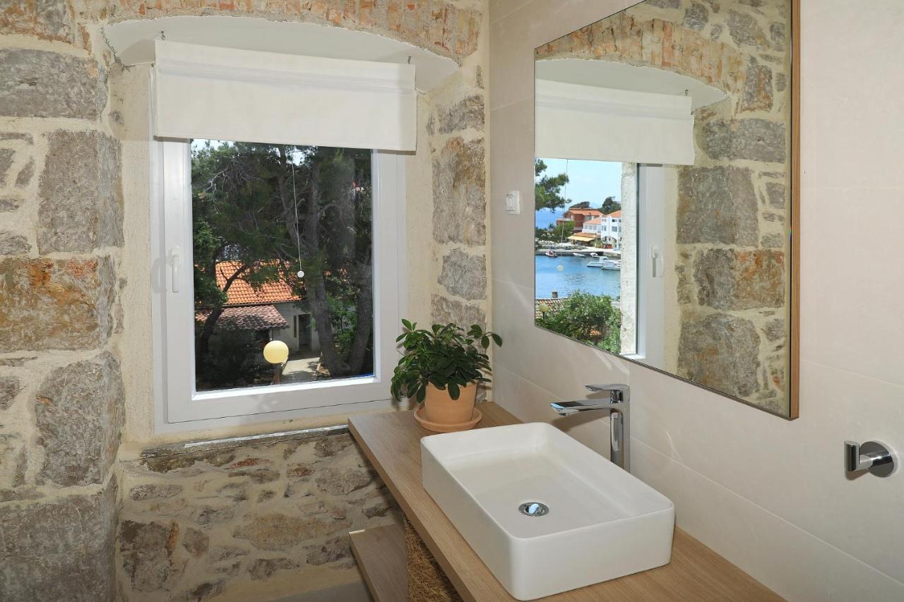 Villa Mira With A Heated Pool And A Sea View Božava Dış mekan fotoğraf